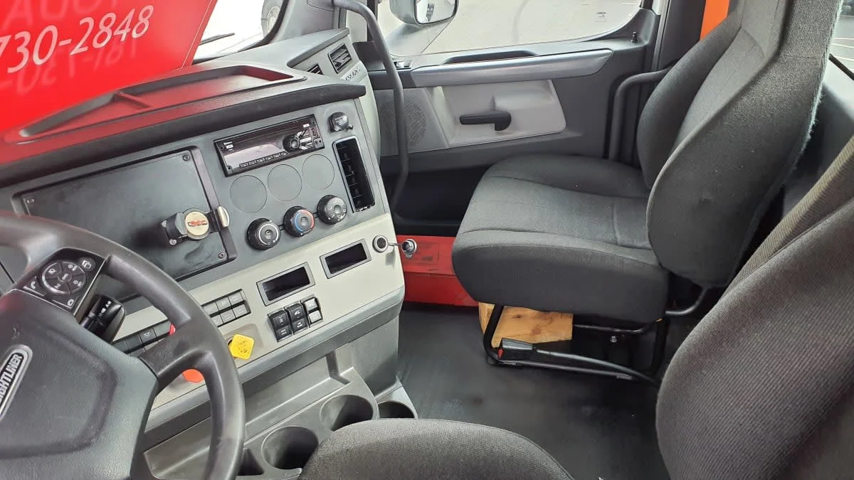 2018 Freightliner Cascadia in Norwood, MA — photo 7