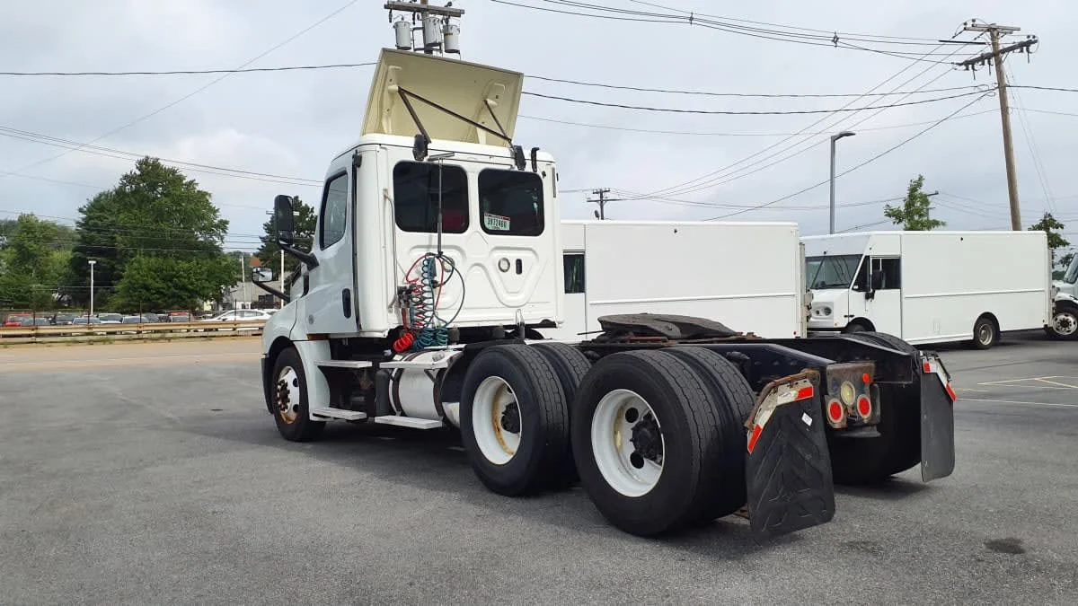 2018 Freightliner Cascadia in Norwood, MA — photo 6