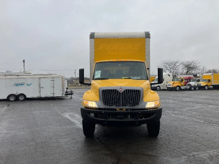 2022 International MV - image 2