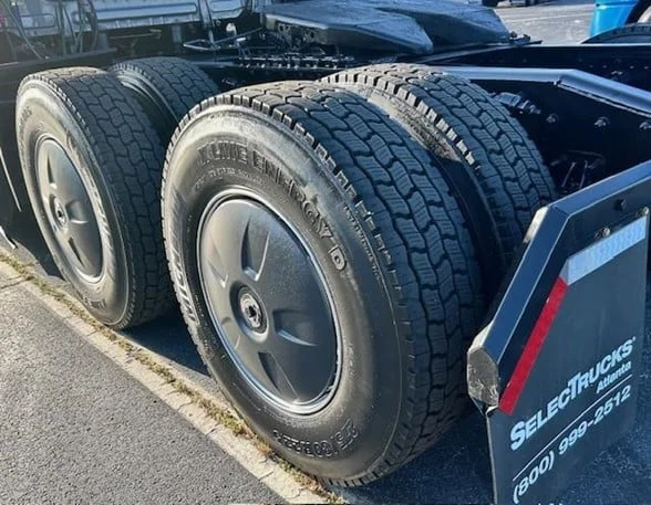 2022 FREIGHTLINER Cascadia 126 - image 9