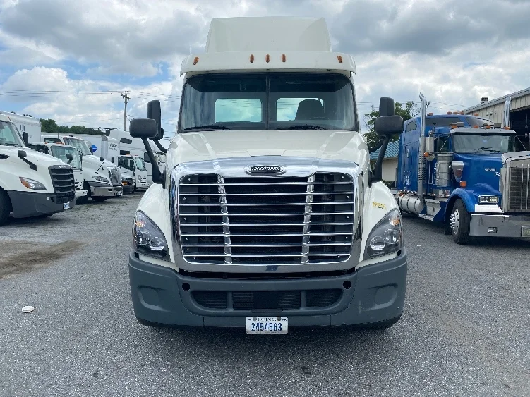 2018 Freightliner in New Castle, DE — photo 2