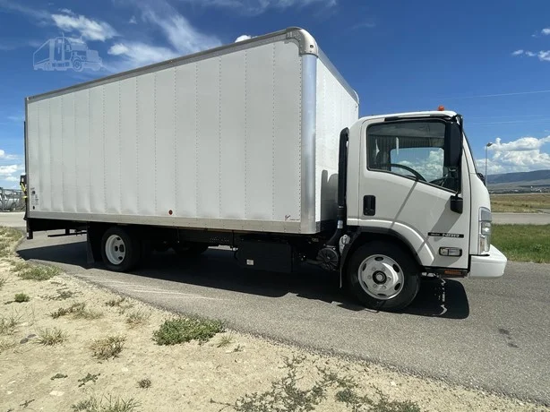 2024 Isuzu NRR - image 5