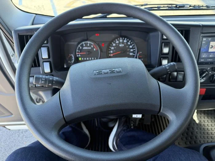 2026 Isuzu NRR — photo 16