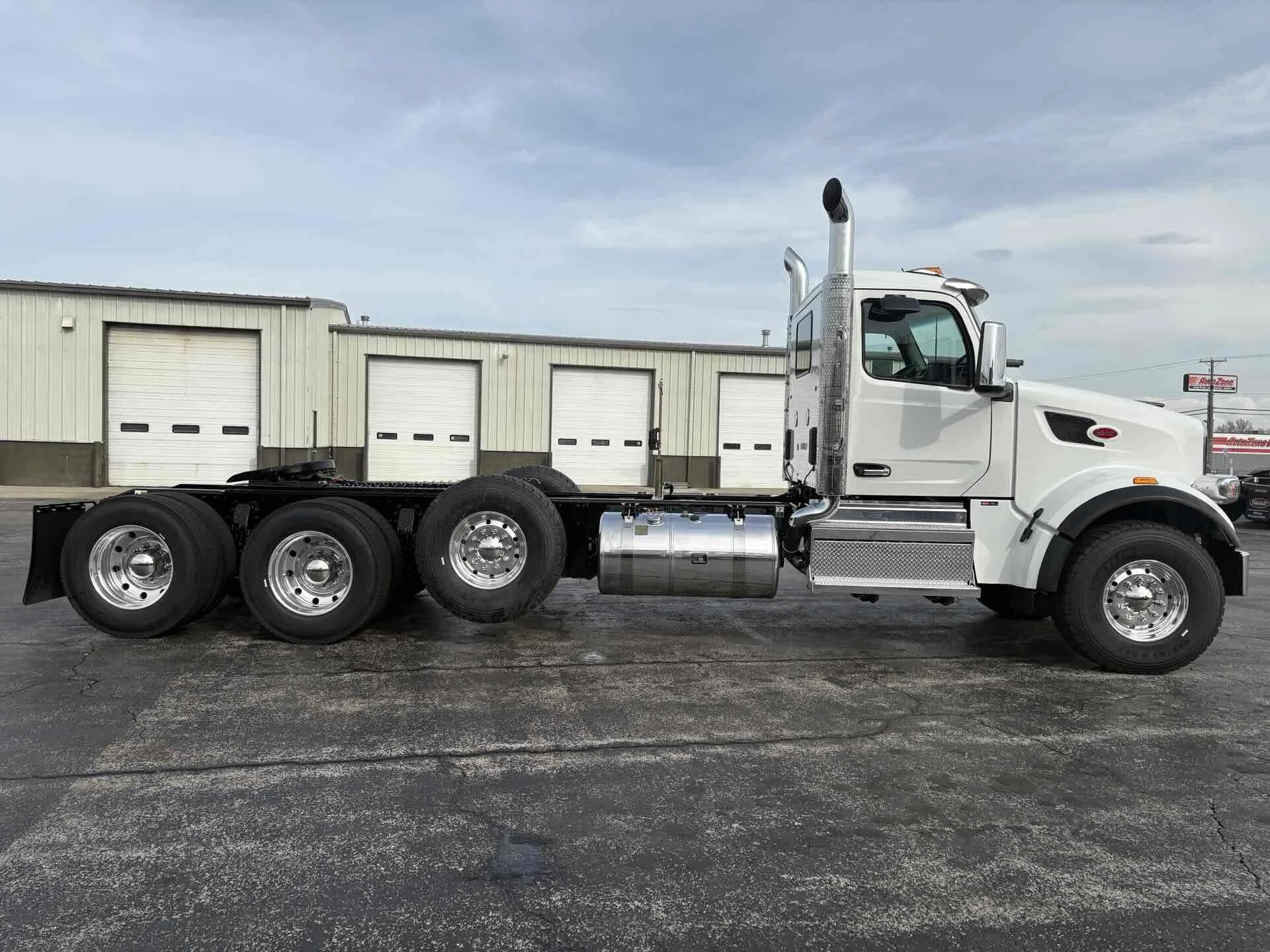 2027 Peterbilt 567 in Findlay, OH — photo 8