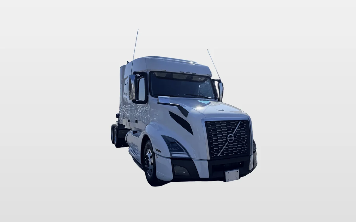 2021 Volvo - image 1