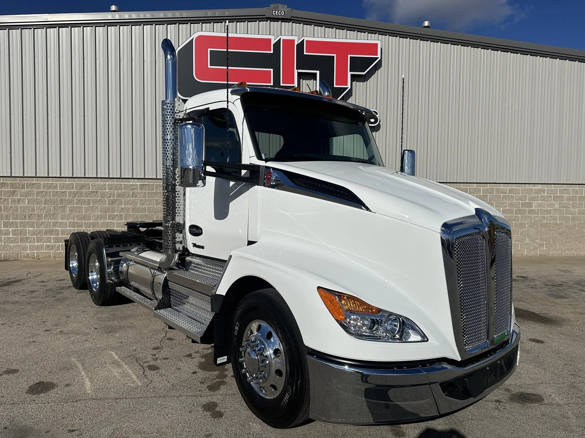 2026 Kenworth T680 - image 3