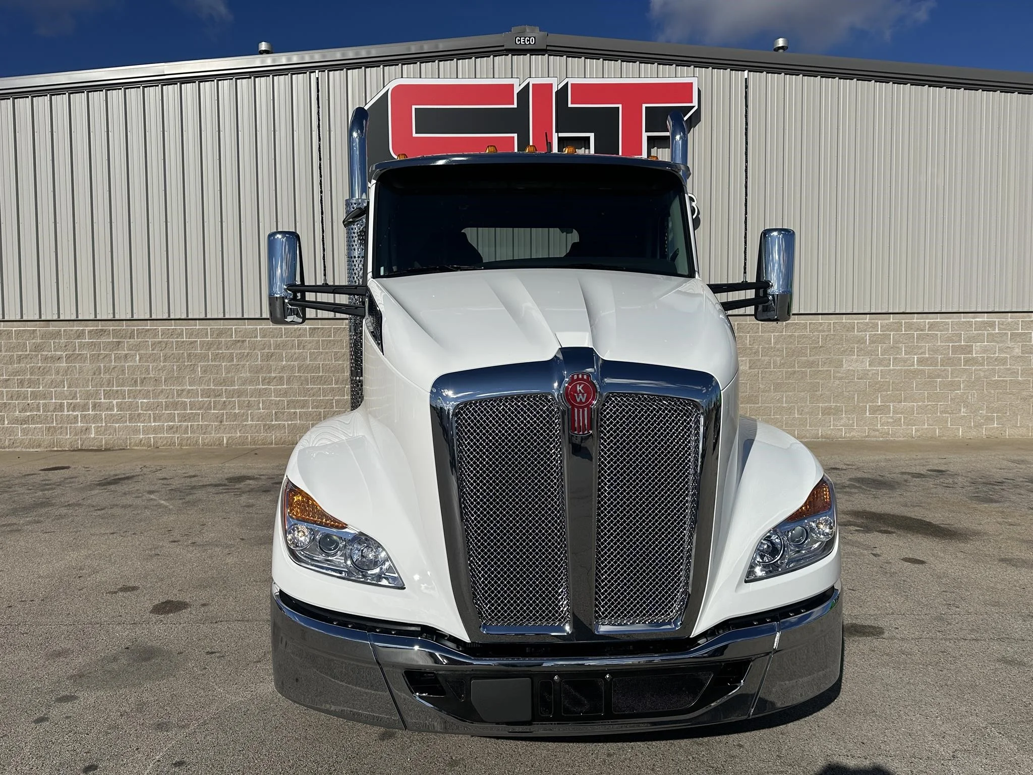 2026 Kenworth T680 - image 2