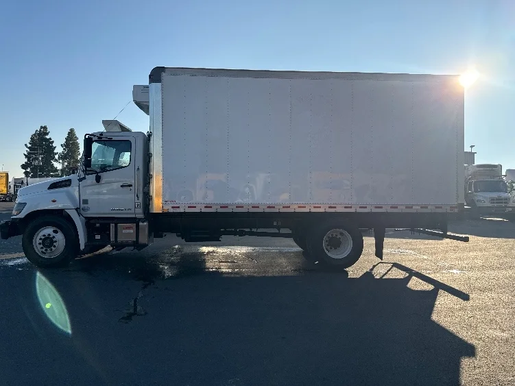 2019 Hino 338 in West Sacramento, CA — photo 4
