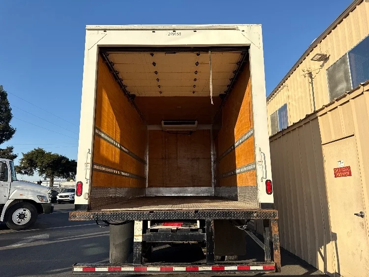 2019 Hino 338 in West Sacramento, CA — photo 9