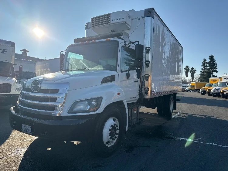 2019 Hino 338 in West Sacramento, CA — photo 3