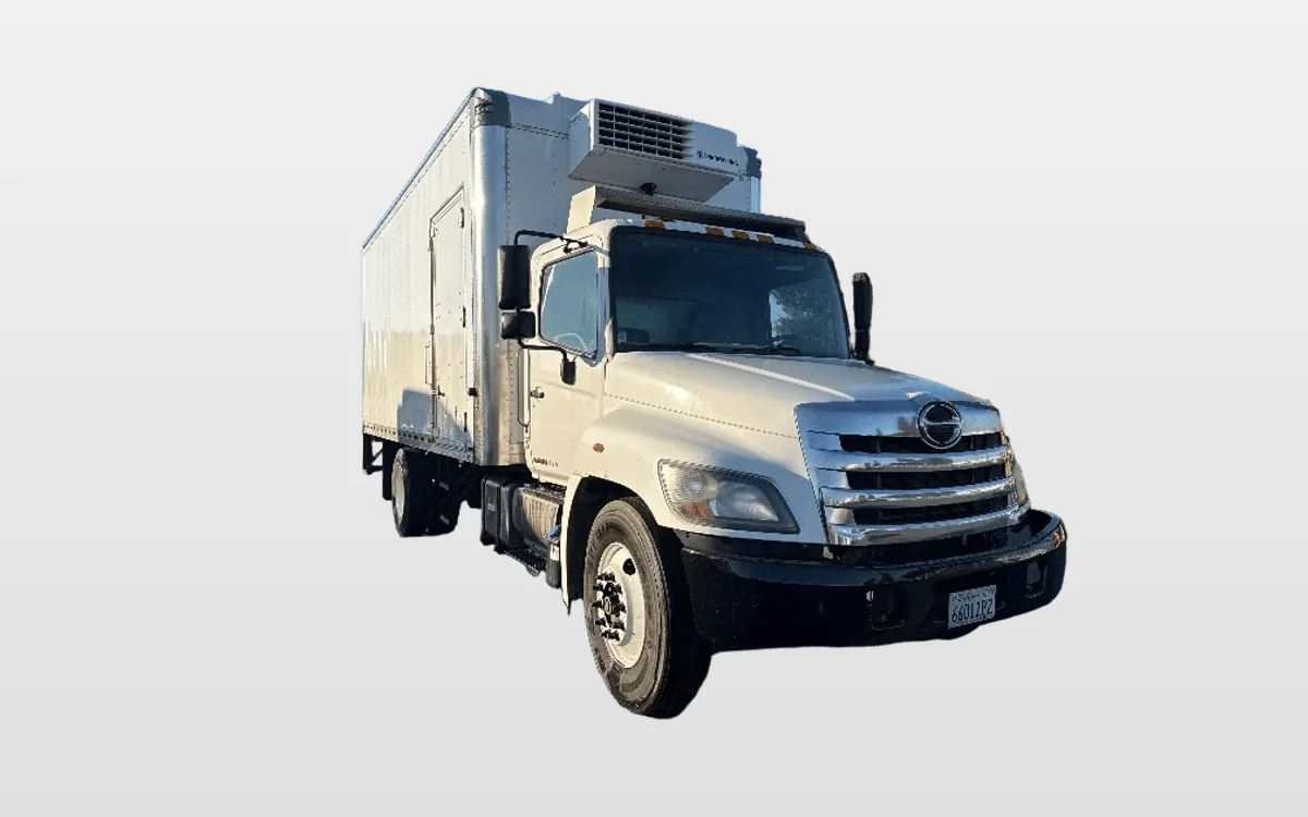 2019 Hino 338 - image 1
