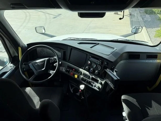 2022 Freightliner Cascadia in Salt Lake City, UT — photo 12