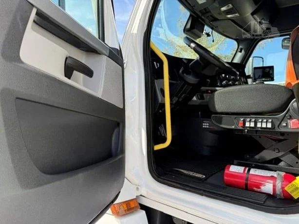 2022 Freightliner Cascadia in Salt Lake City, UT — photo 9