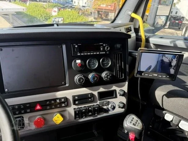 2022 Freightliner Cascadia in Salt Lake City, UT — photo 11