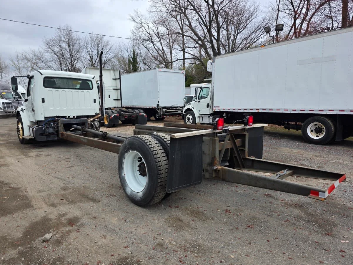 2017 Freightliner M2 106 - image 6