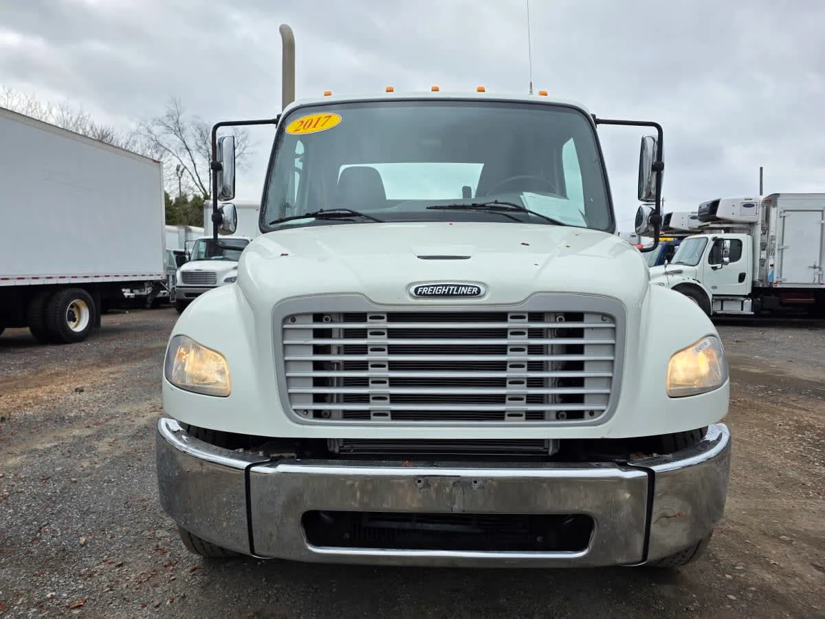 2017 Freightliner M2 106 - image 2