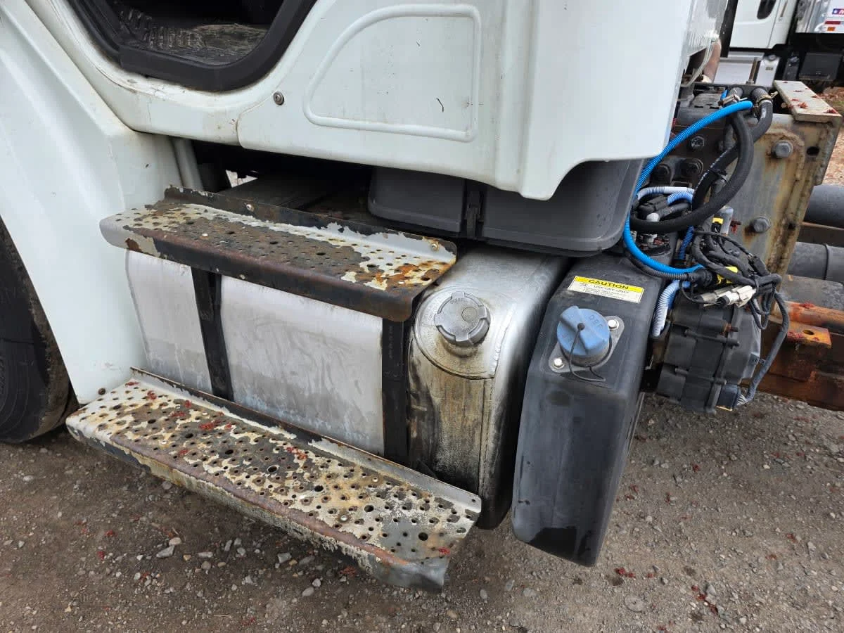 2017 Freightliner M2 106 - image 13