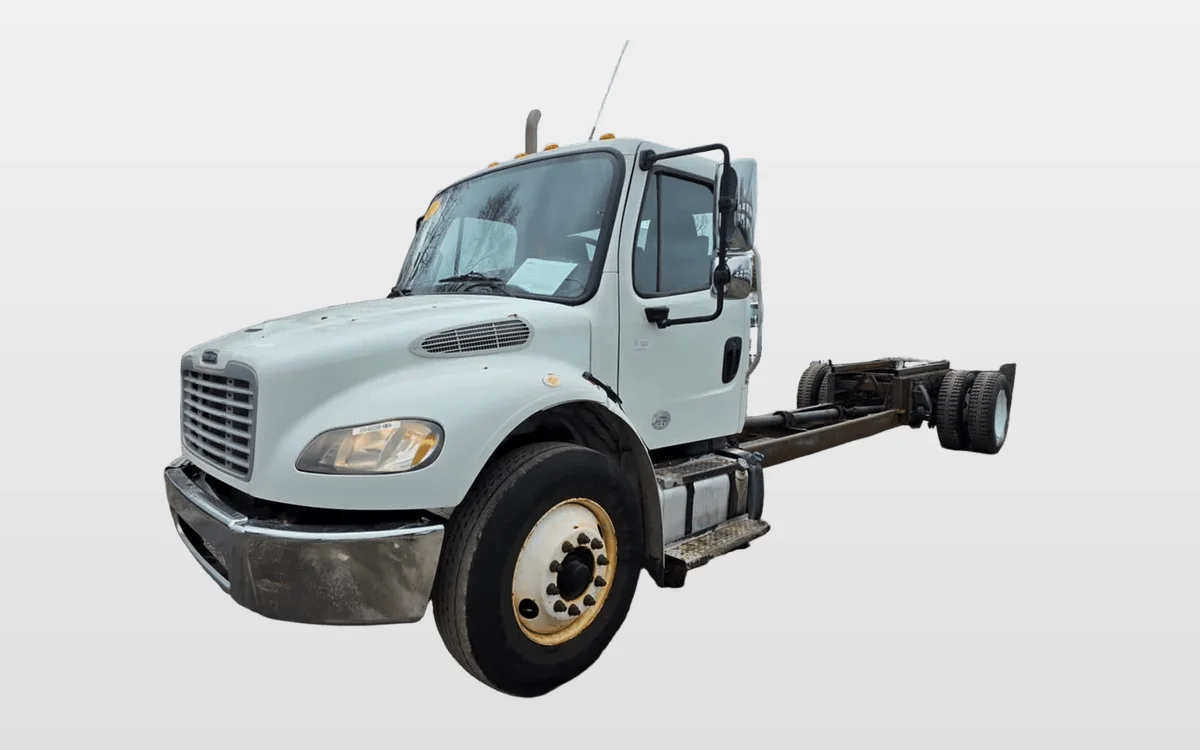 2017 Freightliner M2 106 - image 1