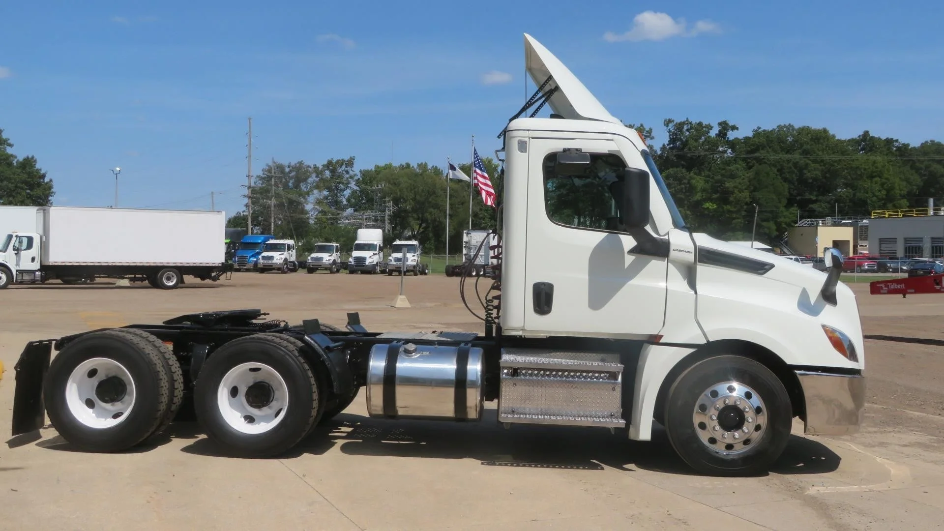 2021 Freightliner Cascadia in MI — photo 4