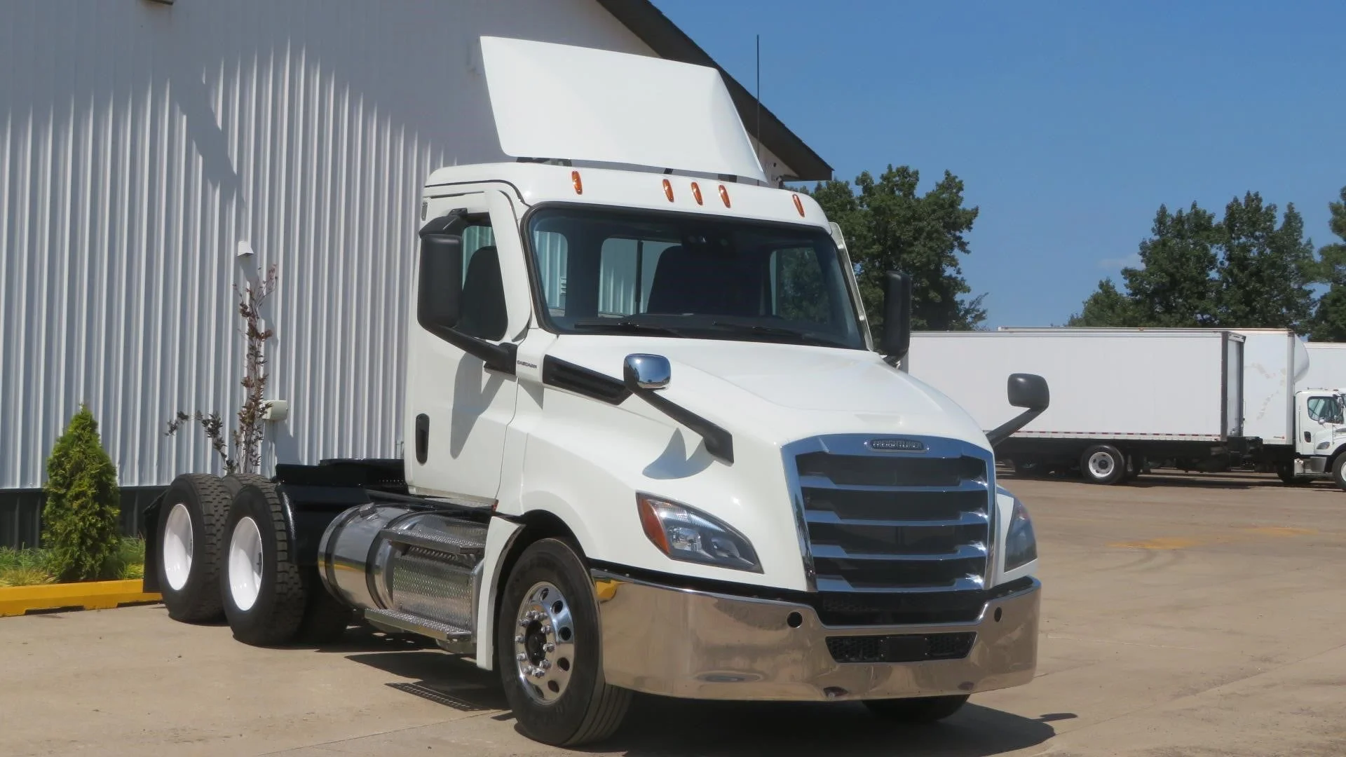 2021 Freightliner Cascadia in MI — photo 3
