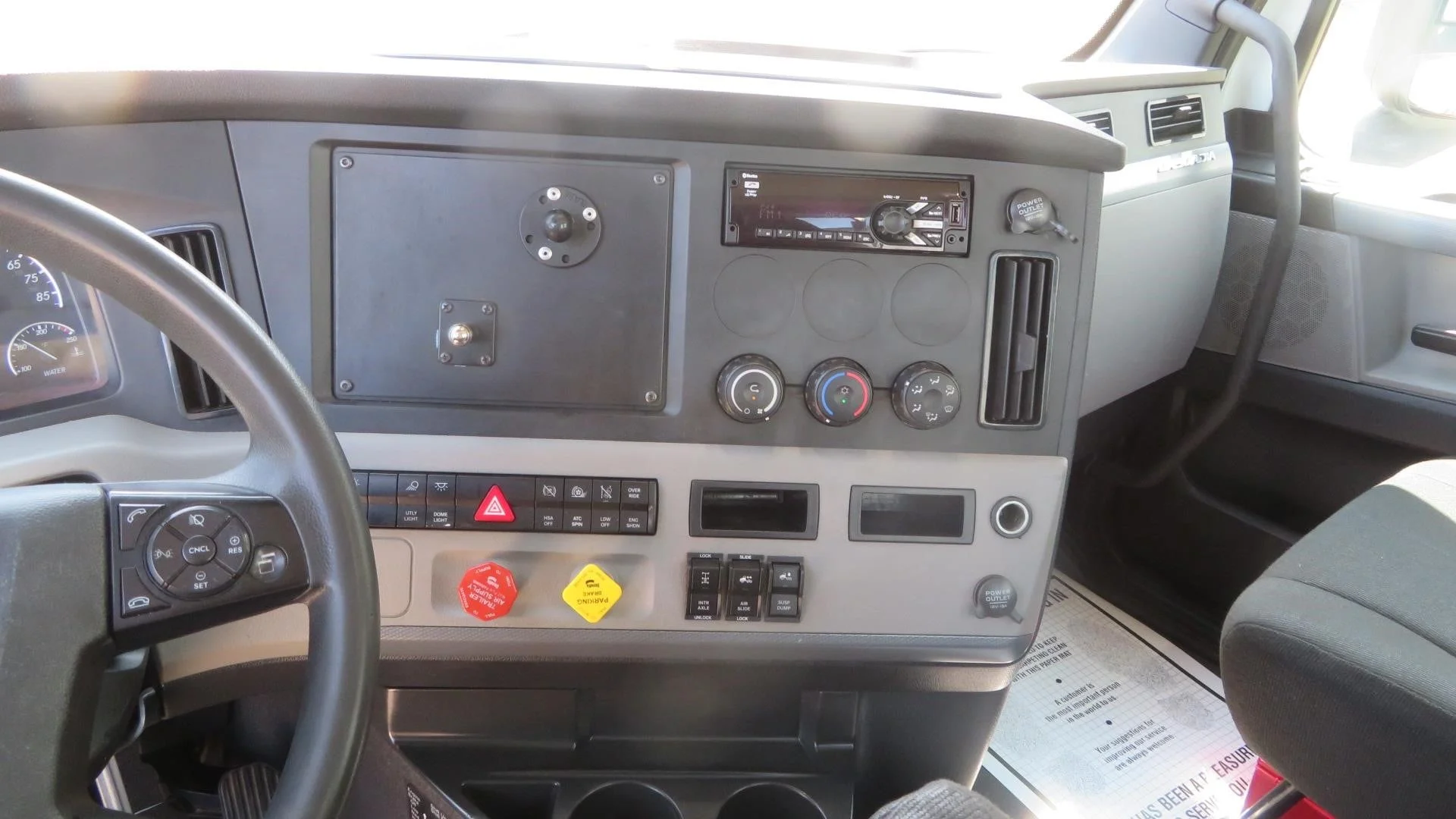 2021 Freightliner Cascadia in MI — photo 15