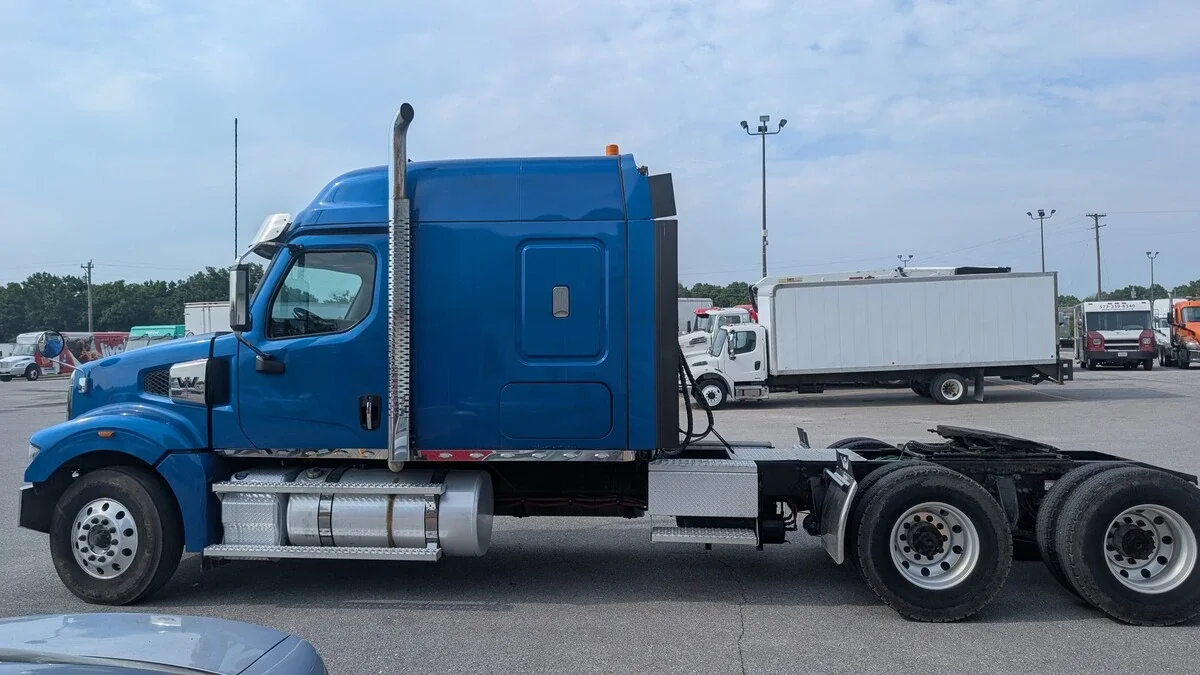 2023 Western Star 49X — photo 9