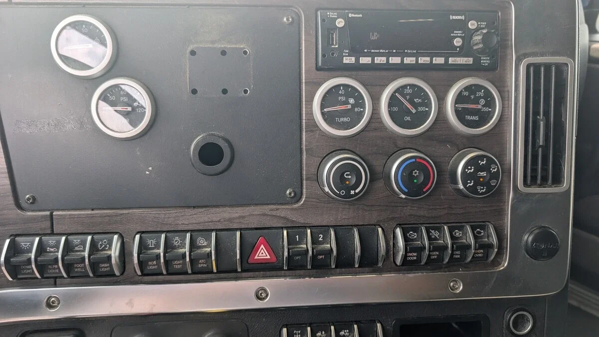 2023 Western Star 49X — photo 18