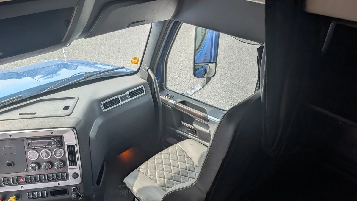 2023 Western Star 49X — photo 17