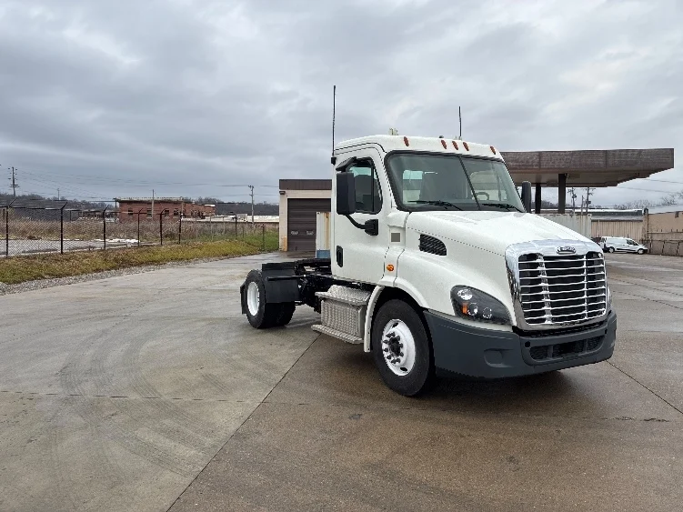 2018 Freightliner Cascadia in Parkersburg, WV