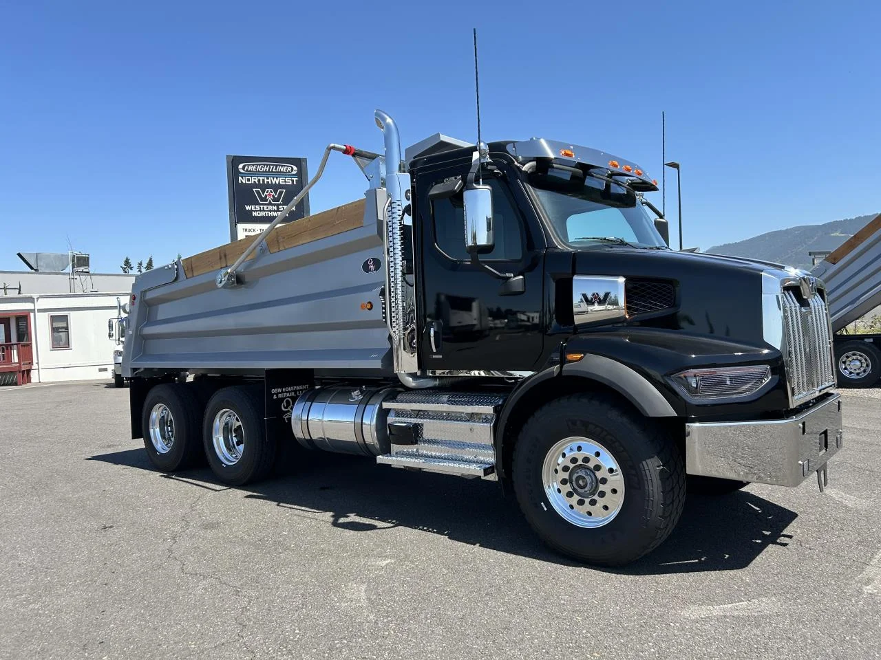 2024 Western Star 47X - image 2