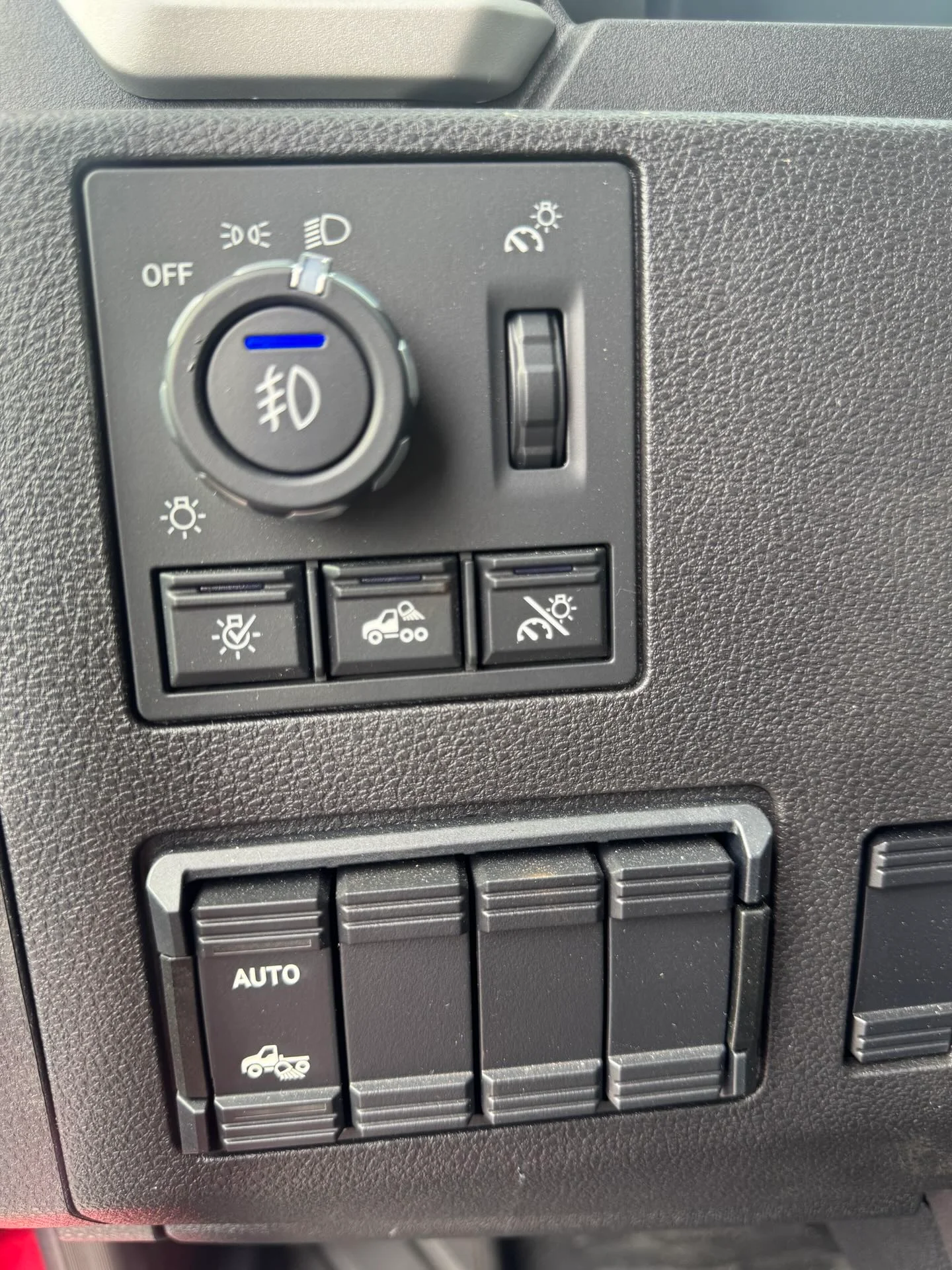 2026 Mack Pioneer - image 16