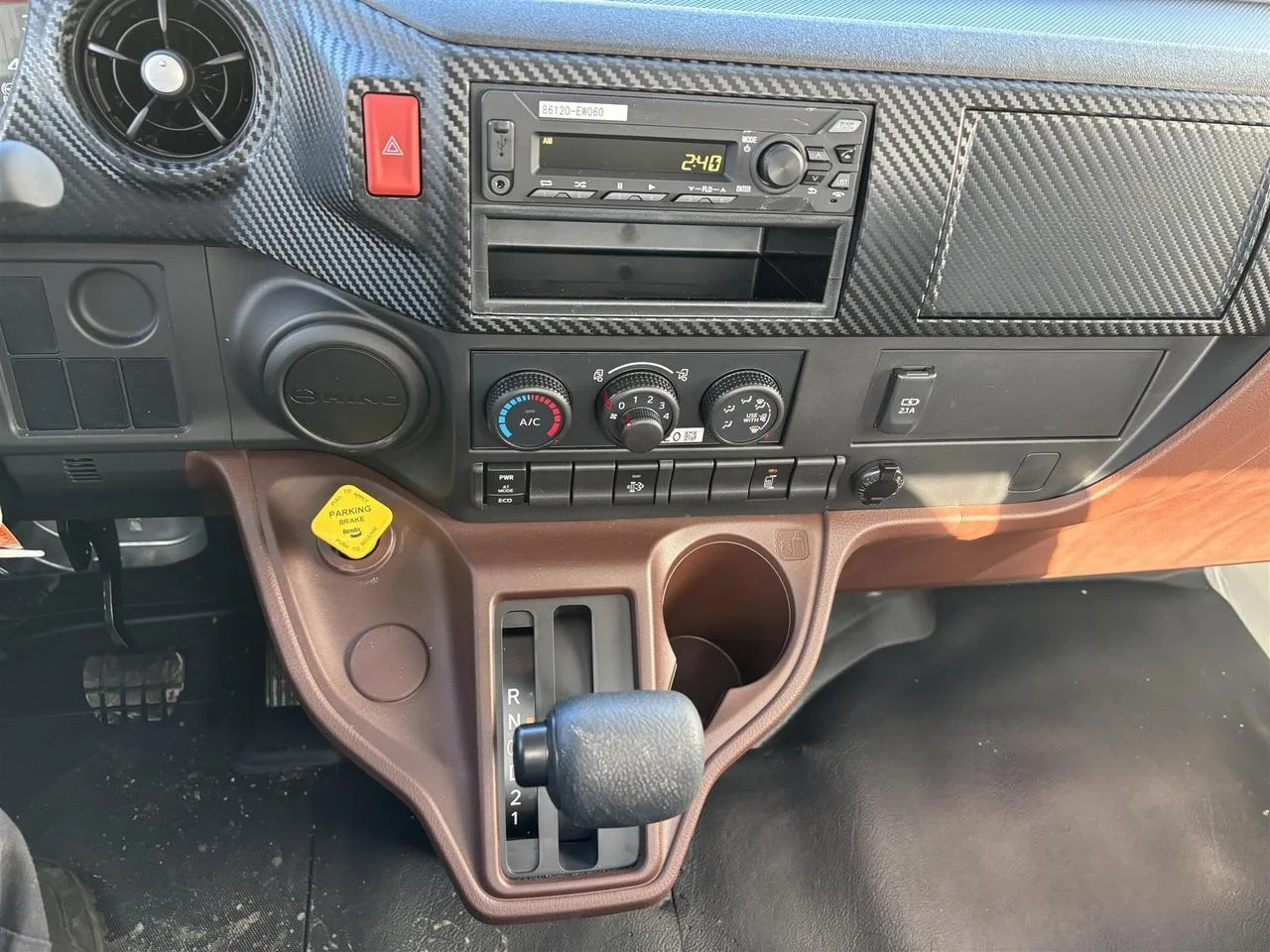 2026 Hino L6 - image 6