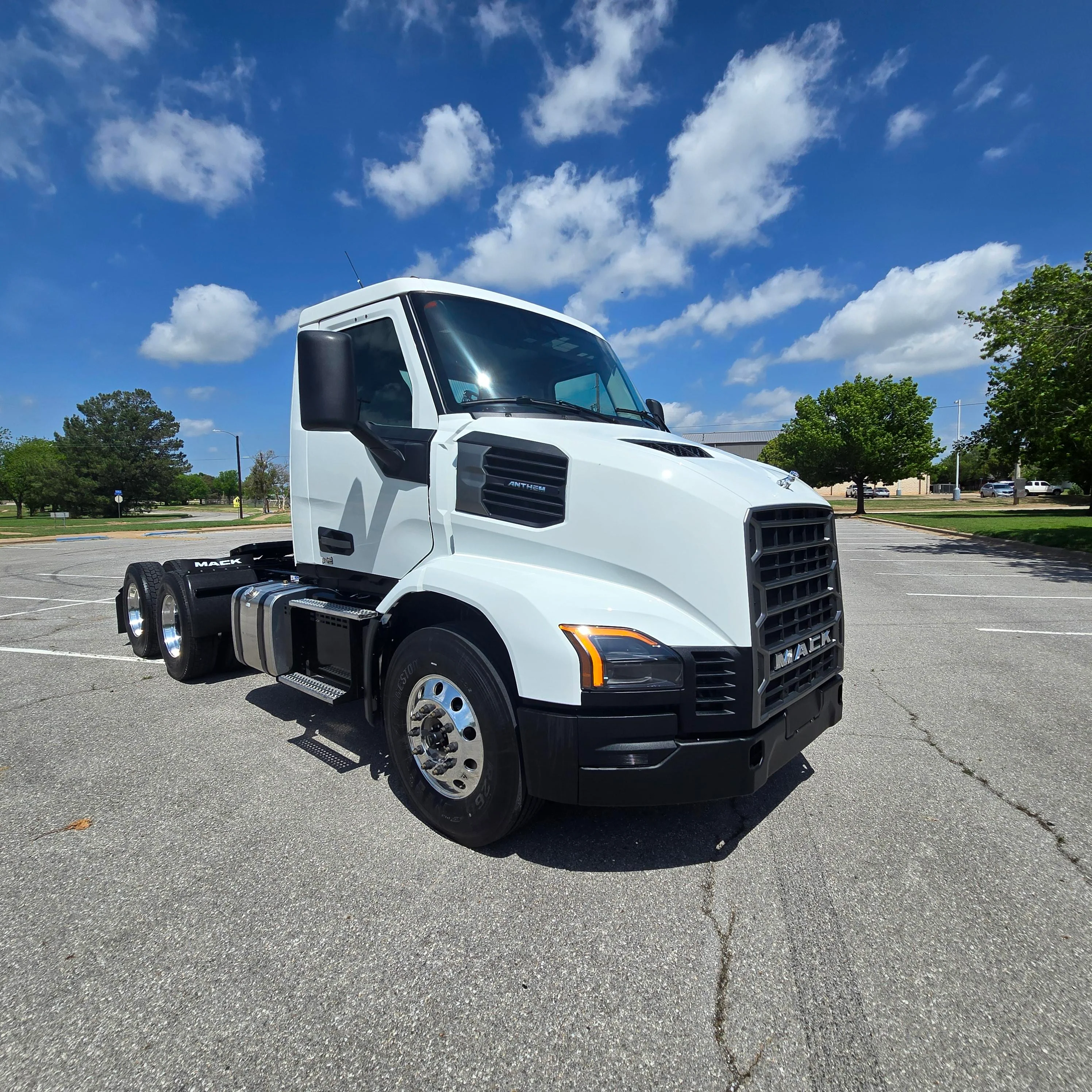 2027 Mack Anthem in Wichita Falls, TX — photo 3