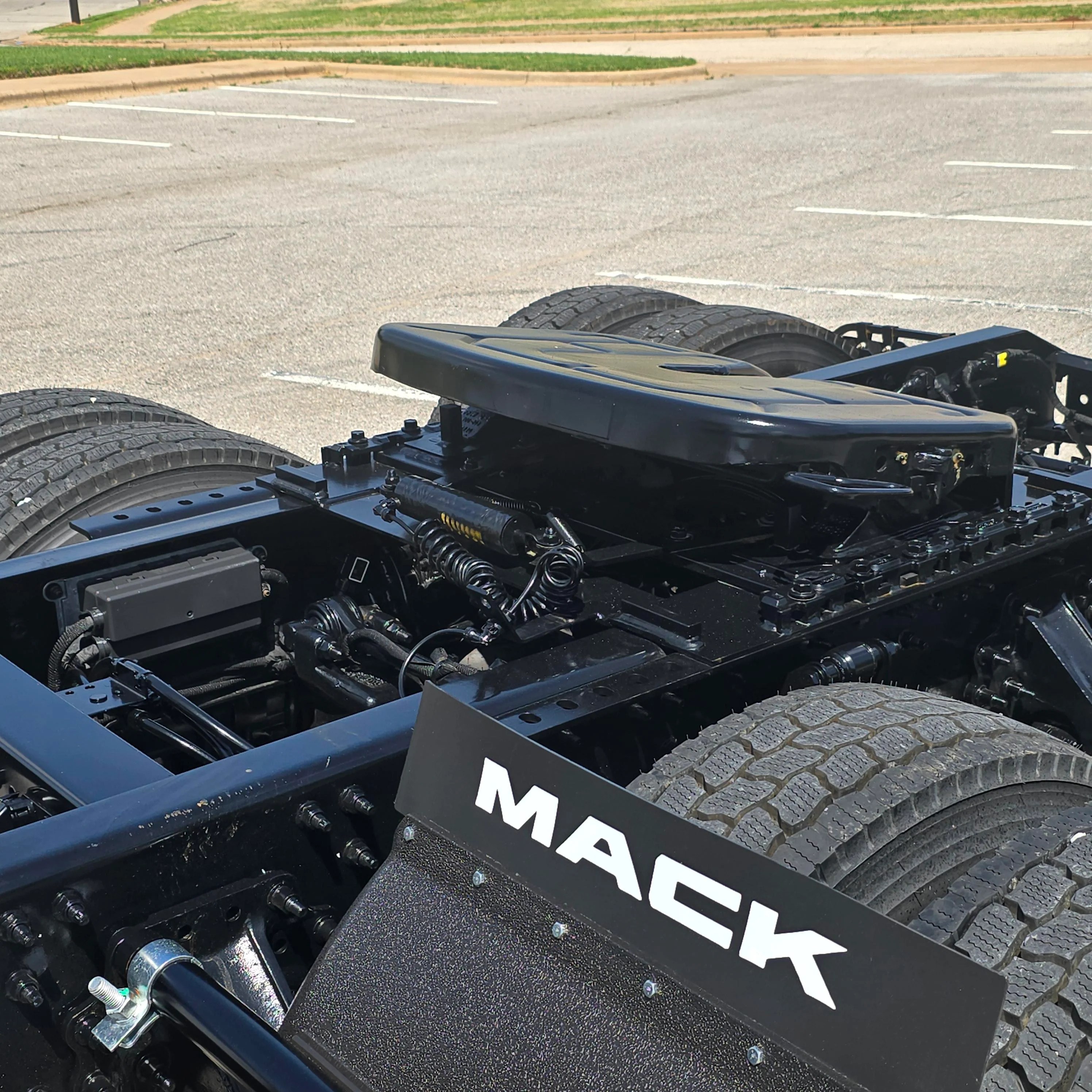 2027 Mack Anthem in Wichita Falls, TX — photo 16