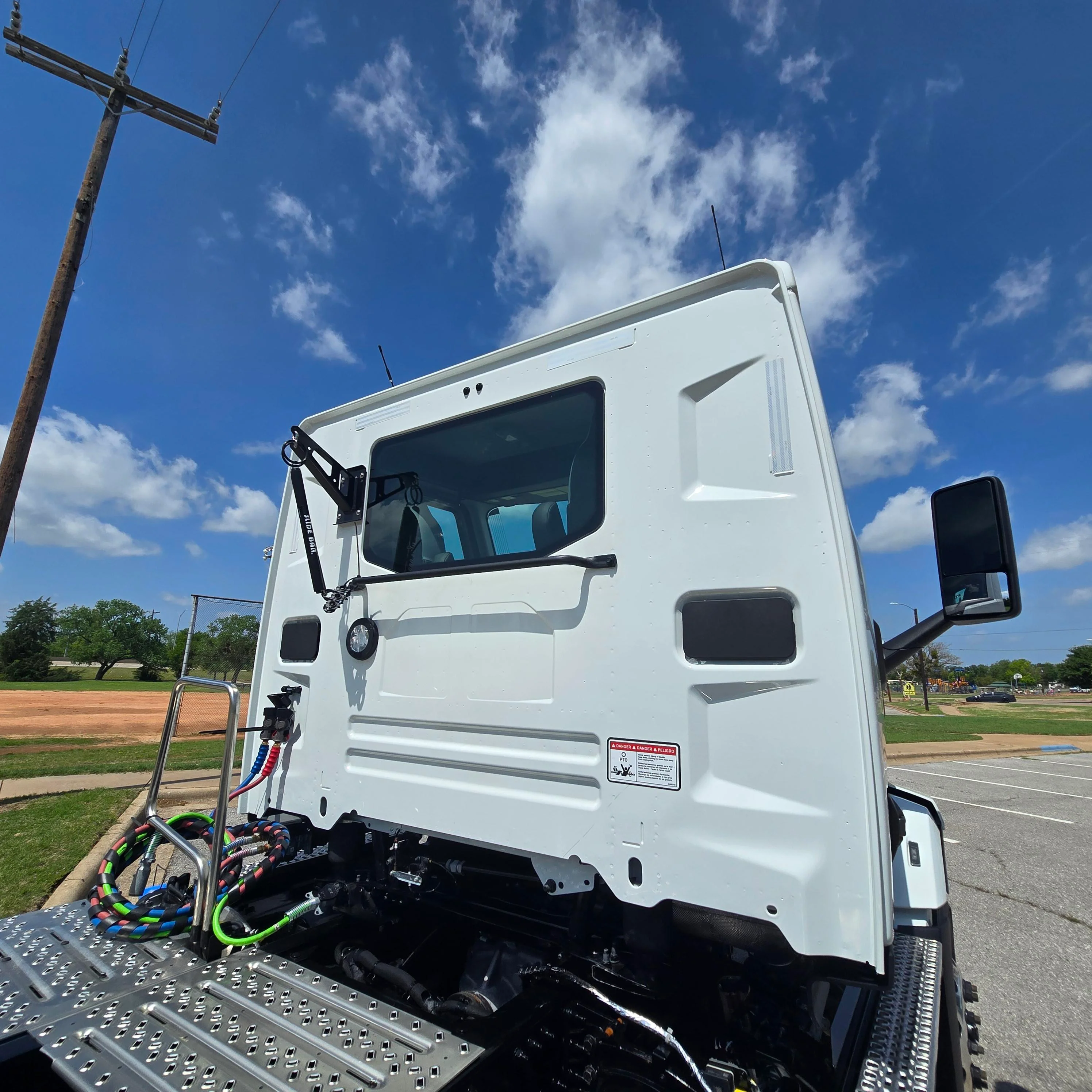 2027 Mack Anthem in Wichita Falls, TX — photo 5