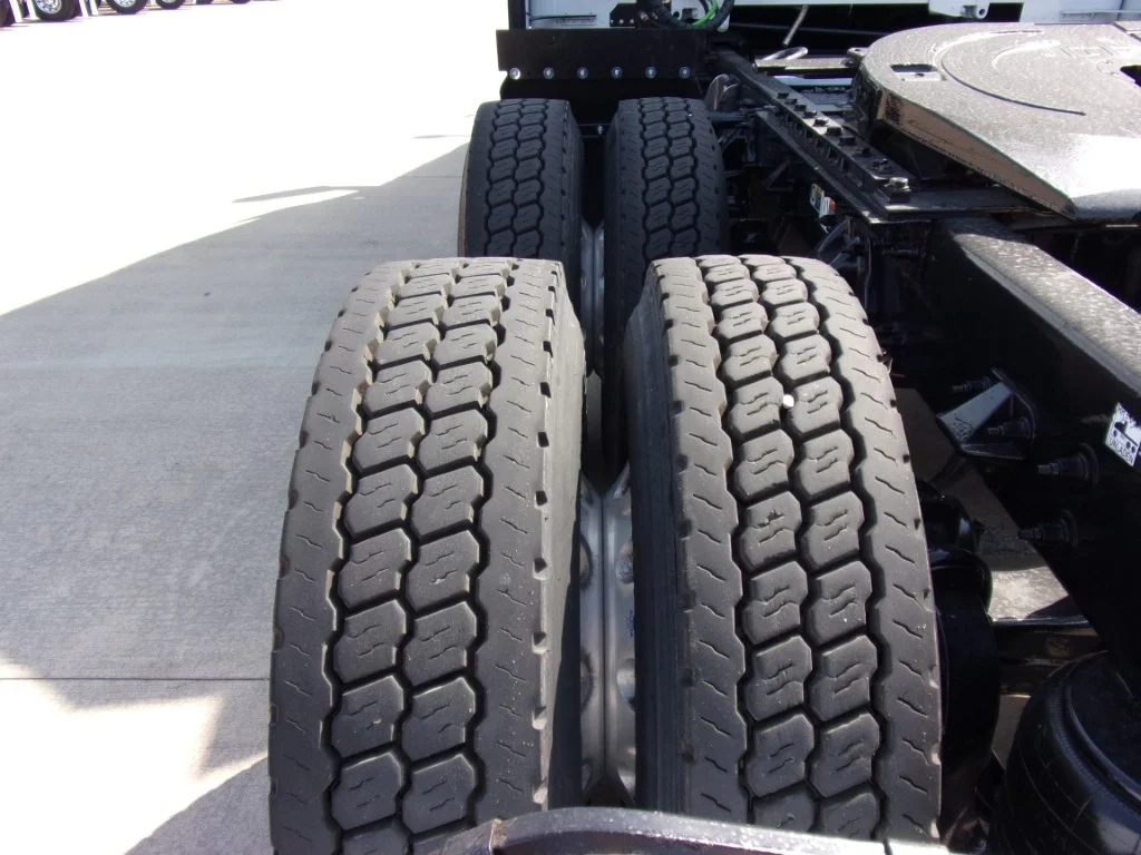 2021 Peterbilt 579 - image 9