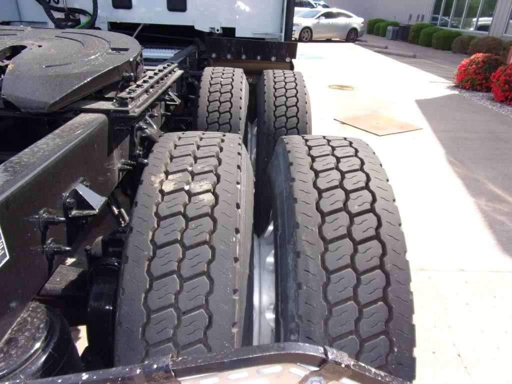 2021 Peterbilt 579 - image 8