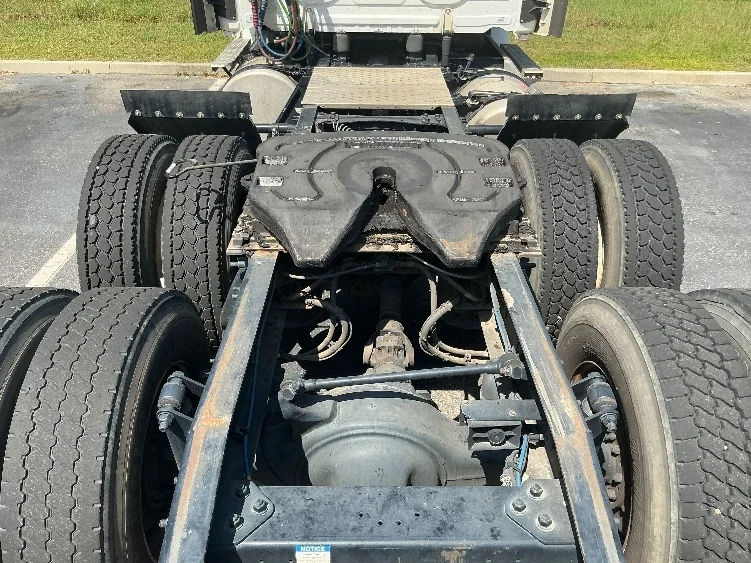 2021 Freightliner Cascadia in Pensacola, FL — photo 6
