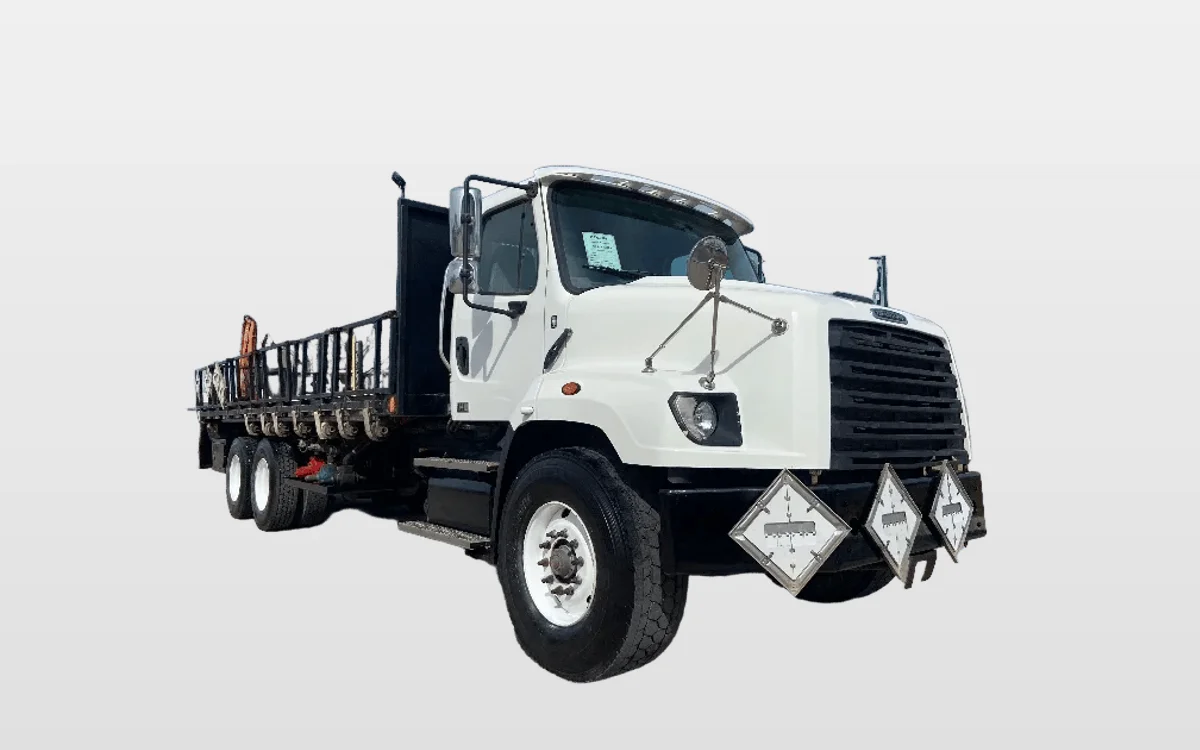 2020 Freightliner 114SD - image 1