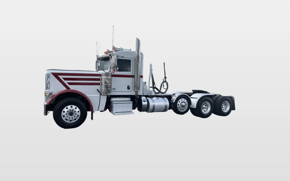 2021 Peterbilt 389 - image 1