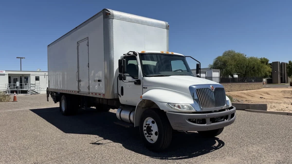 2019 International MV in Phoenix, AZ — photo 3