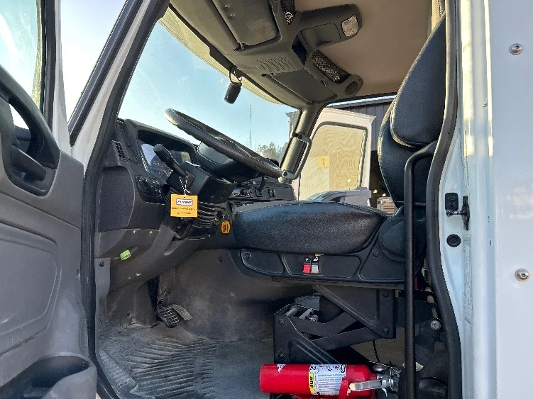 2019 International LT in Prince George, VA — photo 9