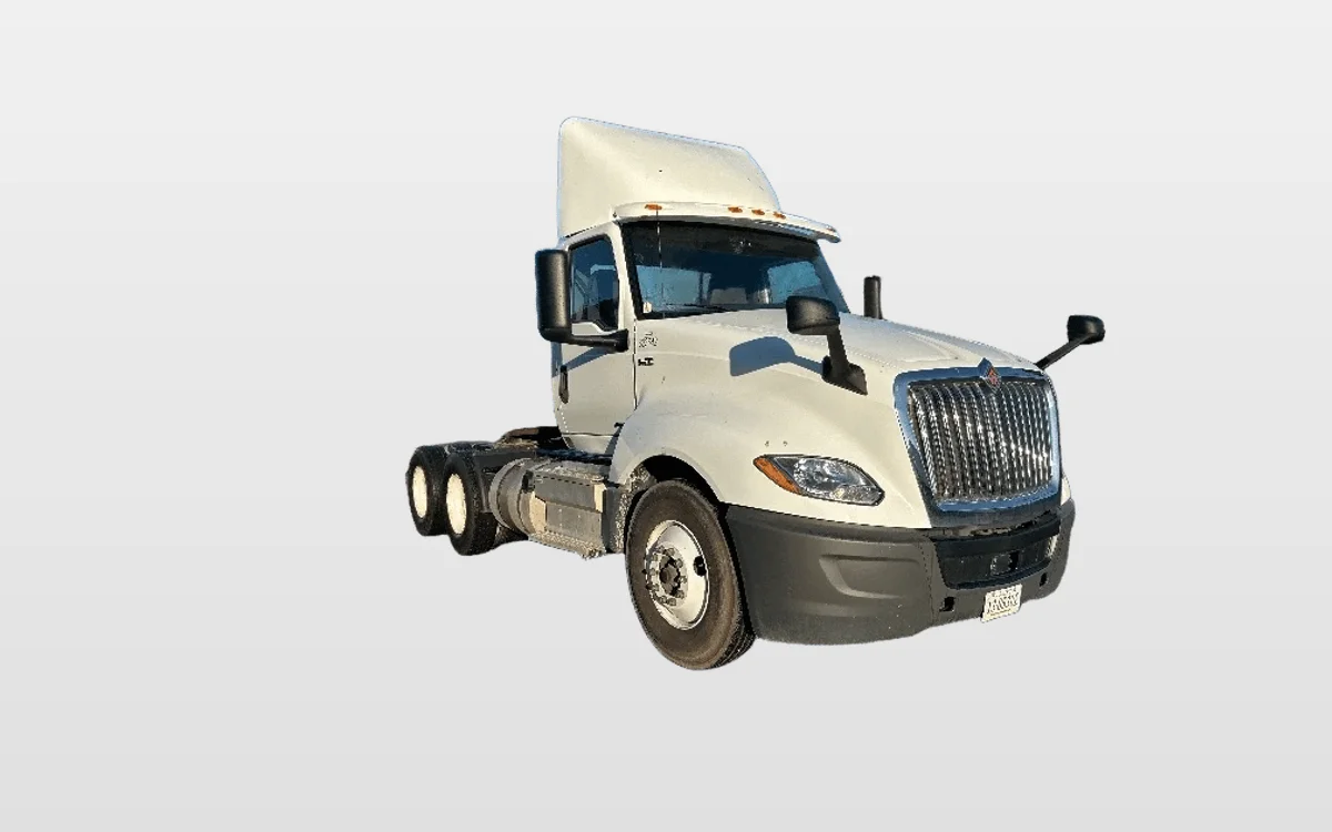 2019 International LT - image 1