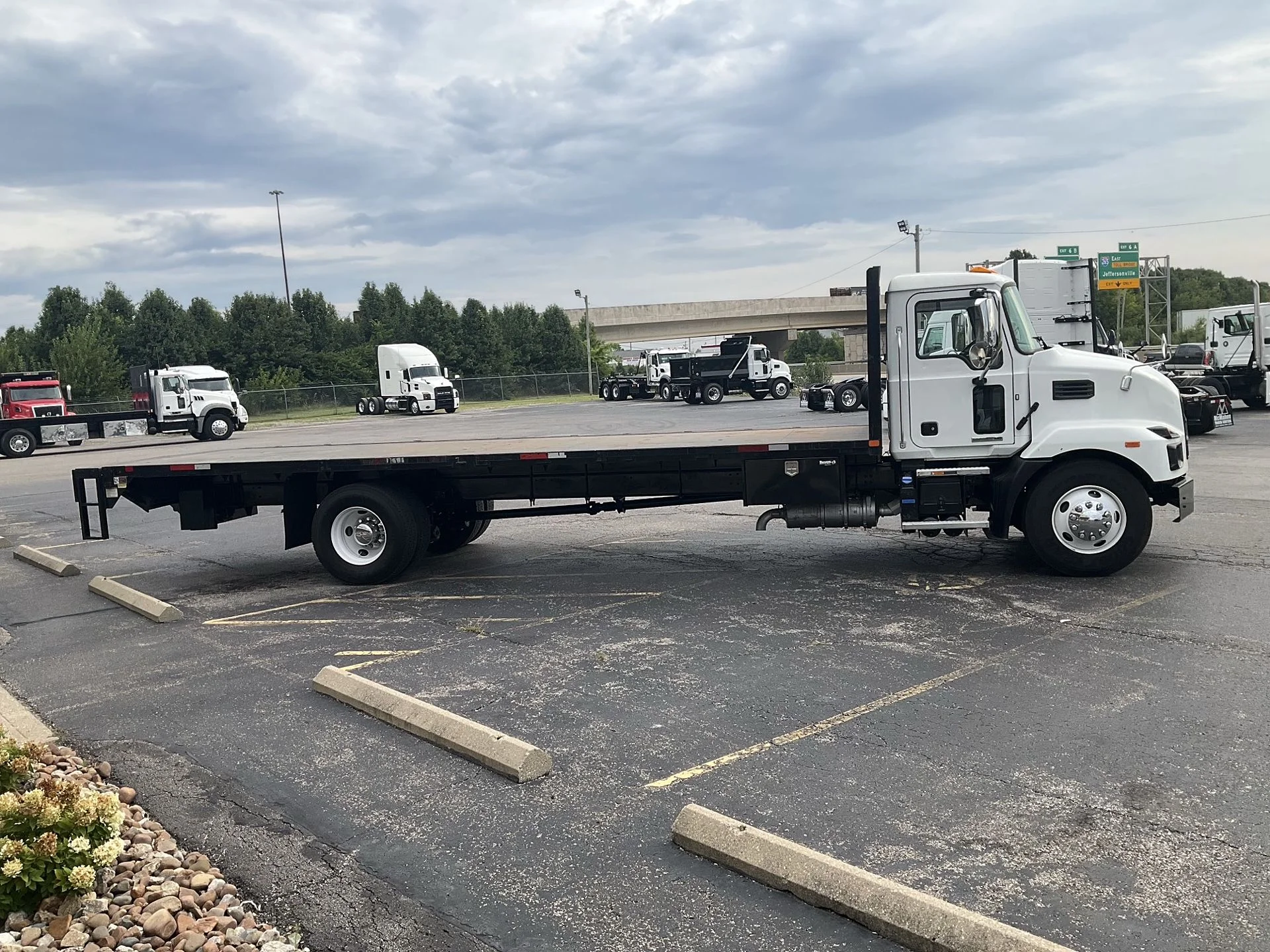2021 Mack MD in Clarksville, IN — photo 4