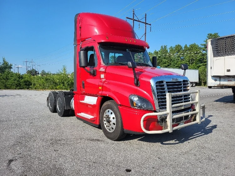 2019 Freightliner Cascadia in Londonderry, NH