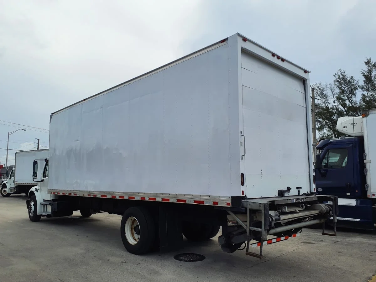2019 Freightliner M2 106 in Miami, FL — photo 6
