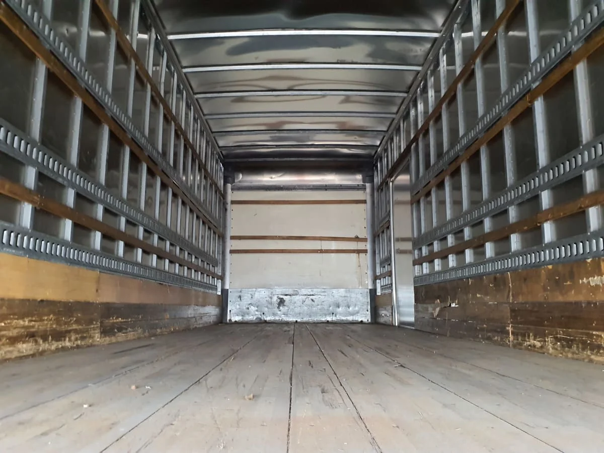 2019 Freightliner M2 106 in Miami, FL — photo 8