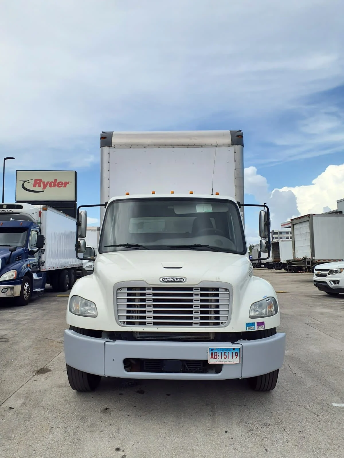 2019 Freightliner M2 106 in Miami, FL — photo 2