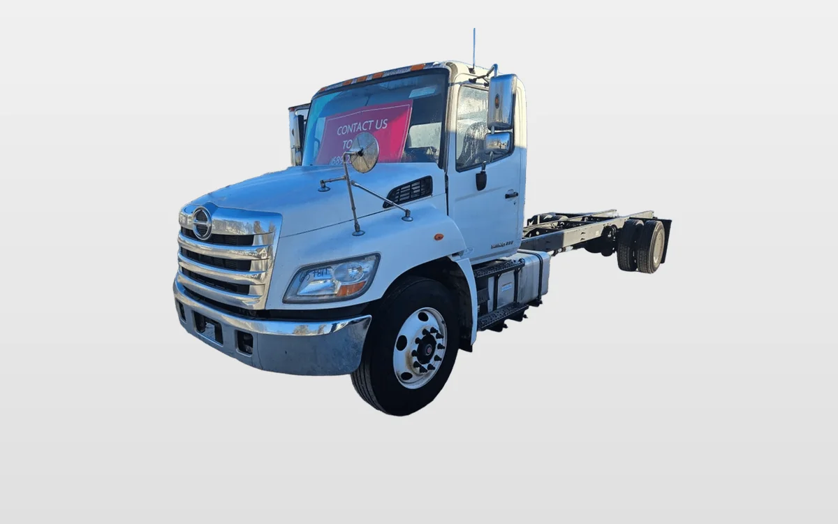 2016 Hino 338 - image 1