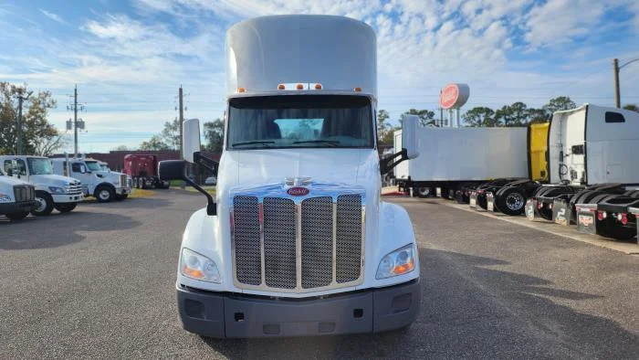 2020 Peterbilt 579 - image 9